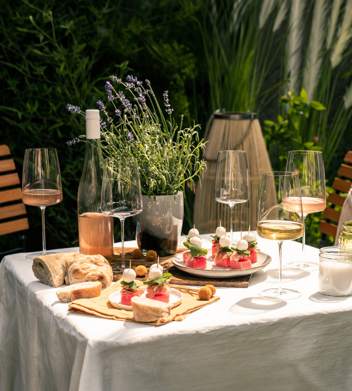 Simplify Ehite Wine Glasses Summer Lunch